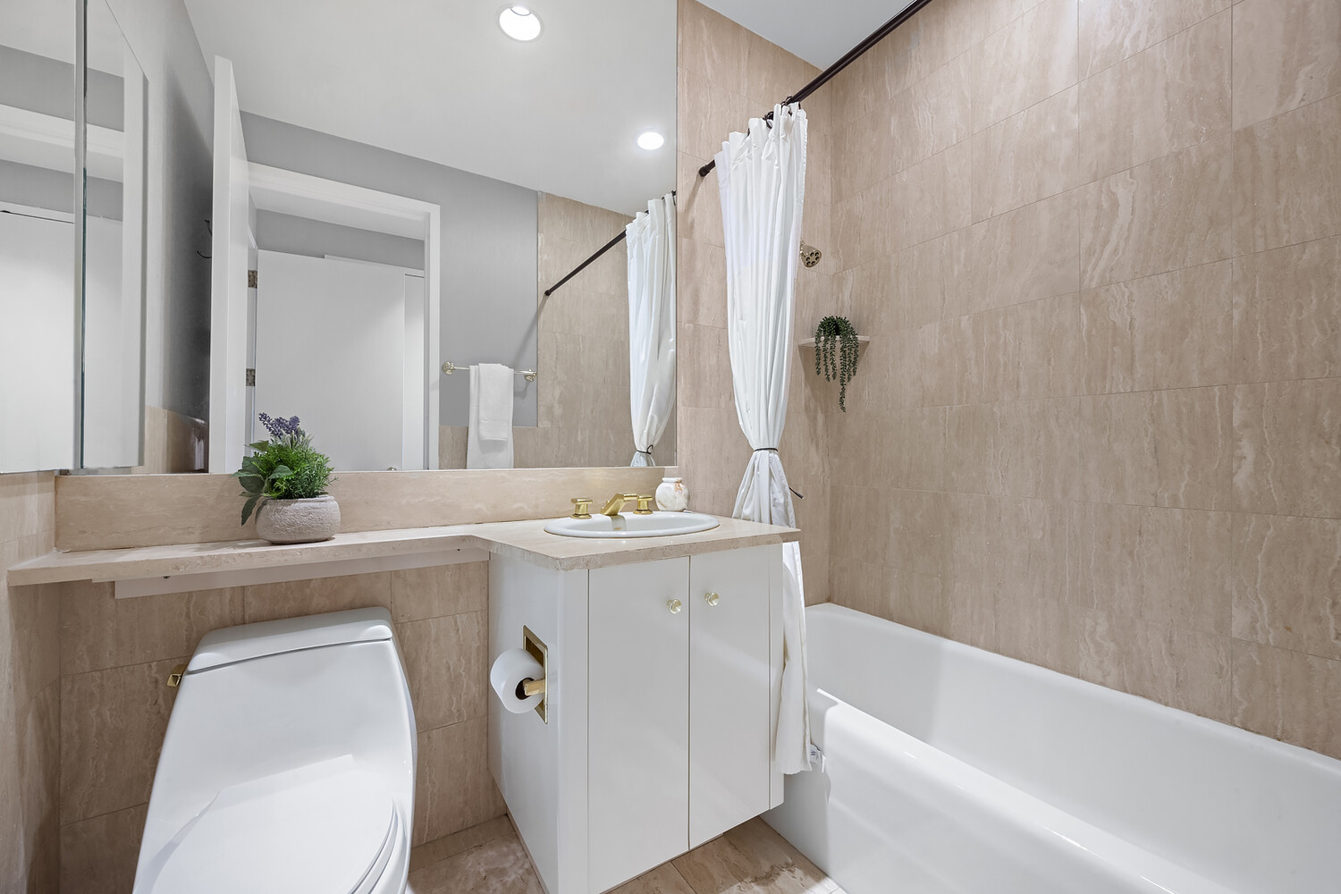 #11 photo, 1 CENTRAL Park W, マンハッタン Lincoln Square , NY 10023