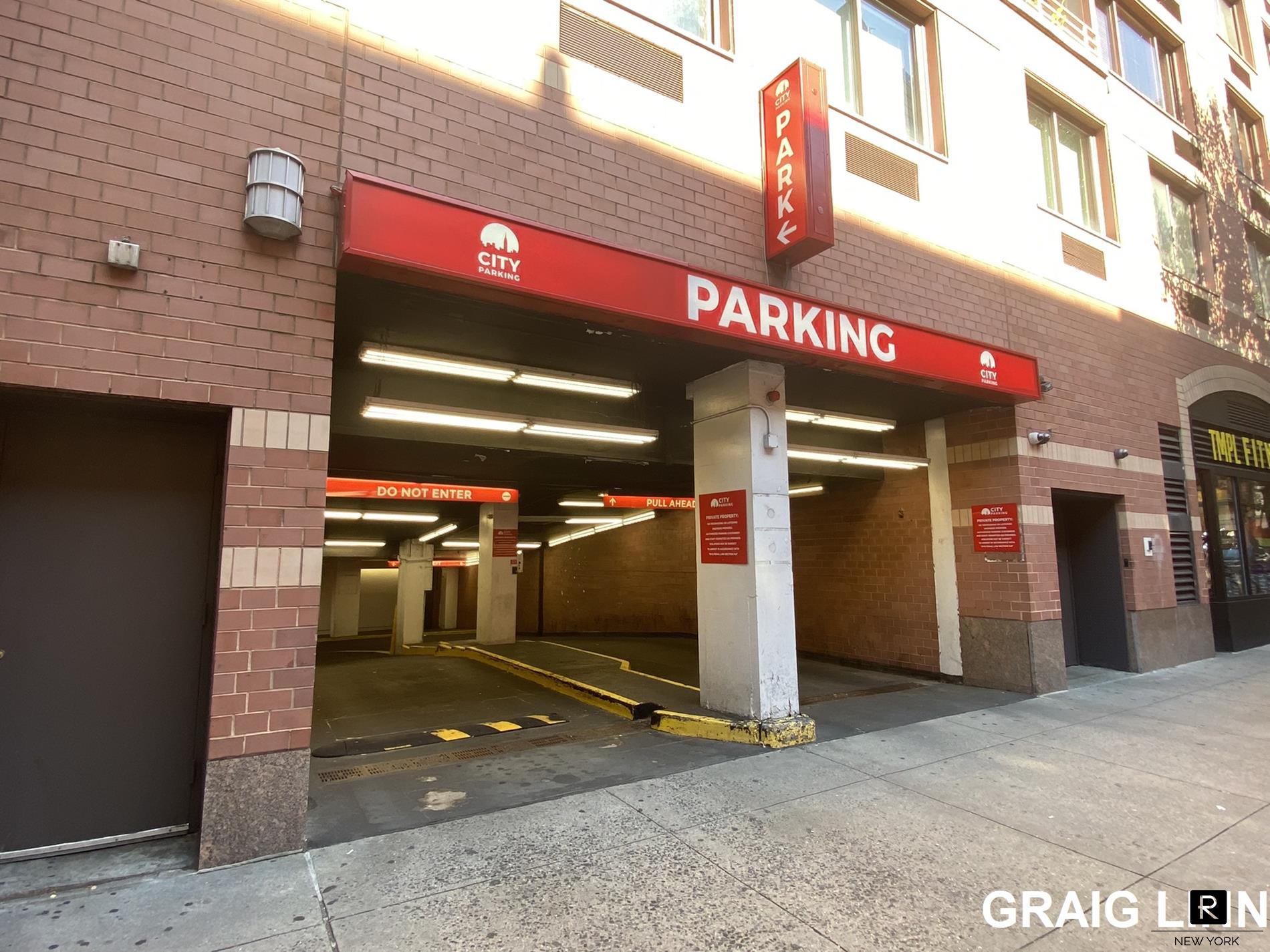 #19 photo, 393 W 49th Street, マンハッタン Clinton , NY 10019