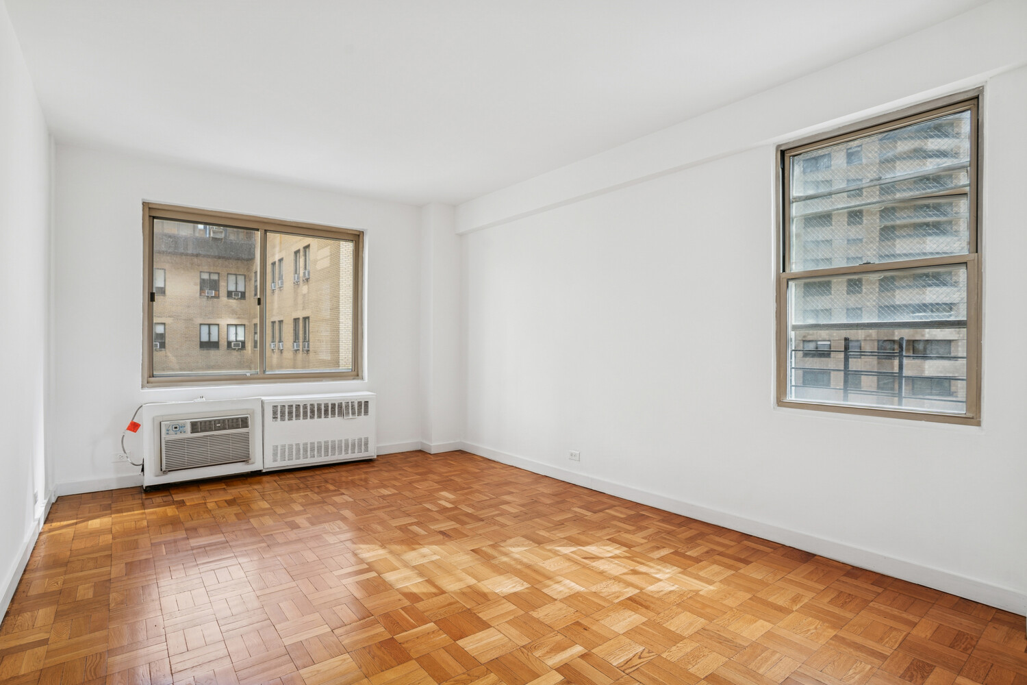 #4 photo, 225 E 46TH Street, マンハッタン Turtle Bay , NY 10017