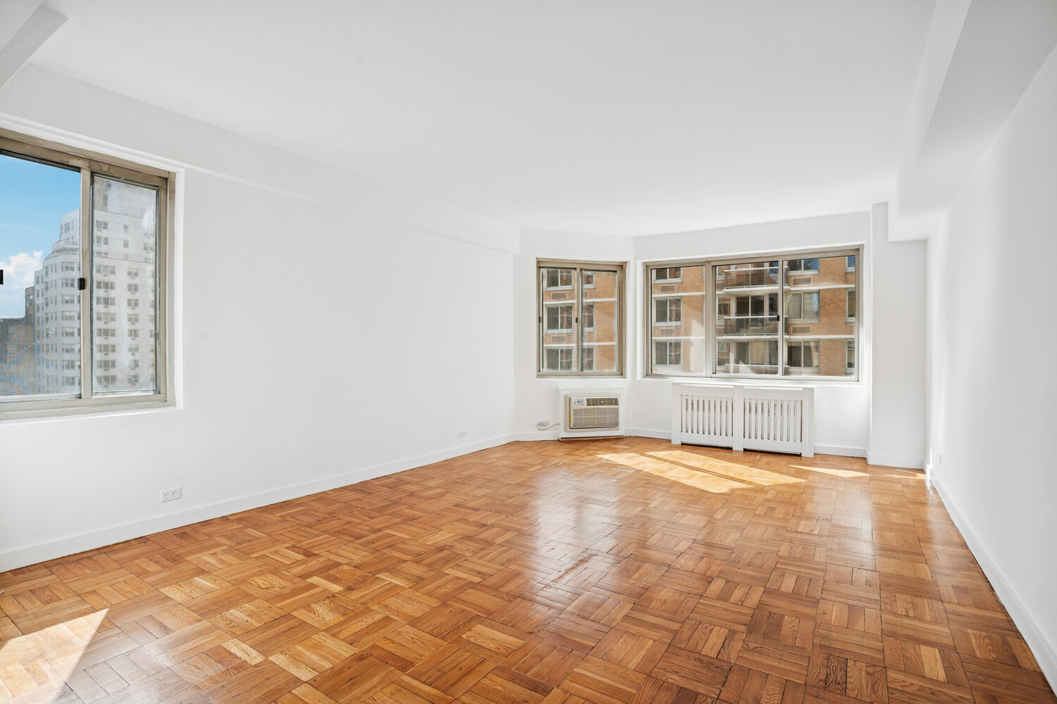 #1 photo, 225 E 46TH Street, マンハッタン Turtle Bay , NY 10017