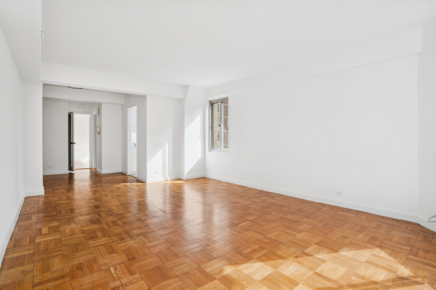 #4 photo, 225 E 46TH Street, マンハッタン Turtle Bay , NY 10017