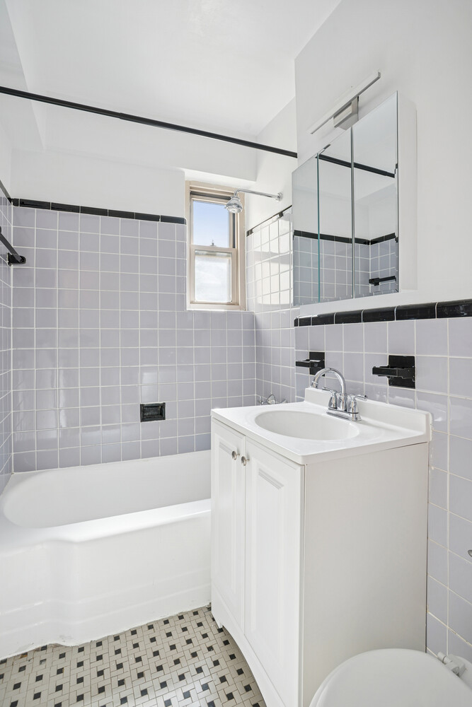 #6 photo, 225 E 46TH Street, マンハッタン Turtle Bay , NY 10017