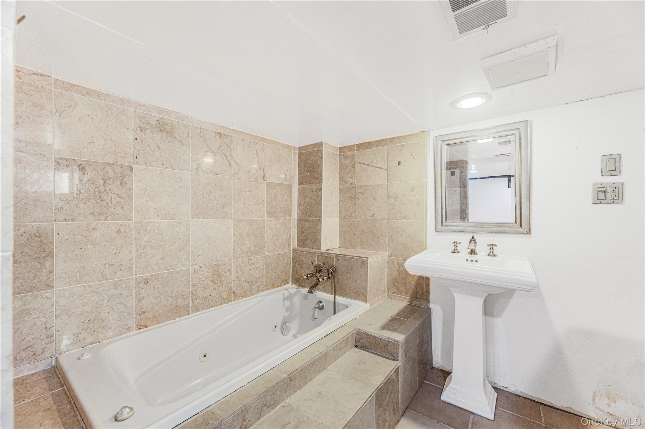 #14 photo, 238 Madison Avenue, Port Chester , NY 10573