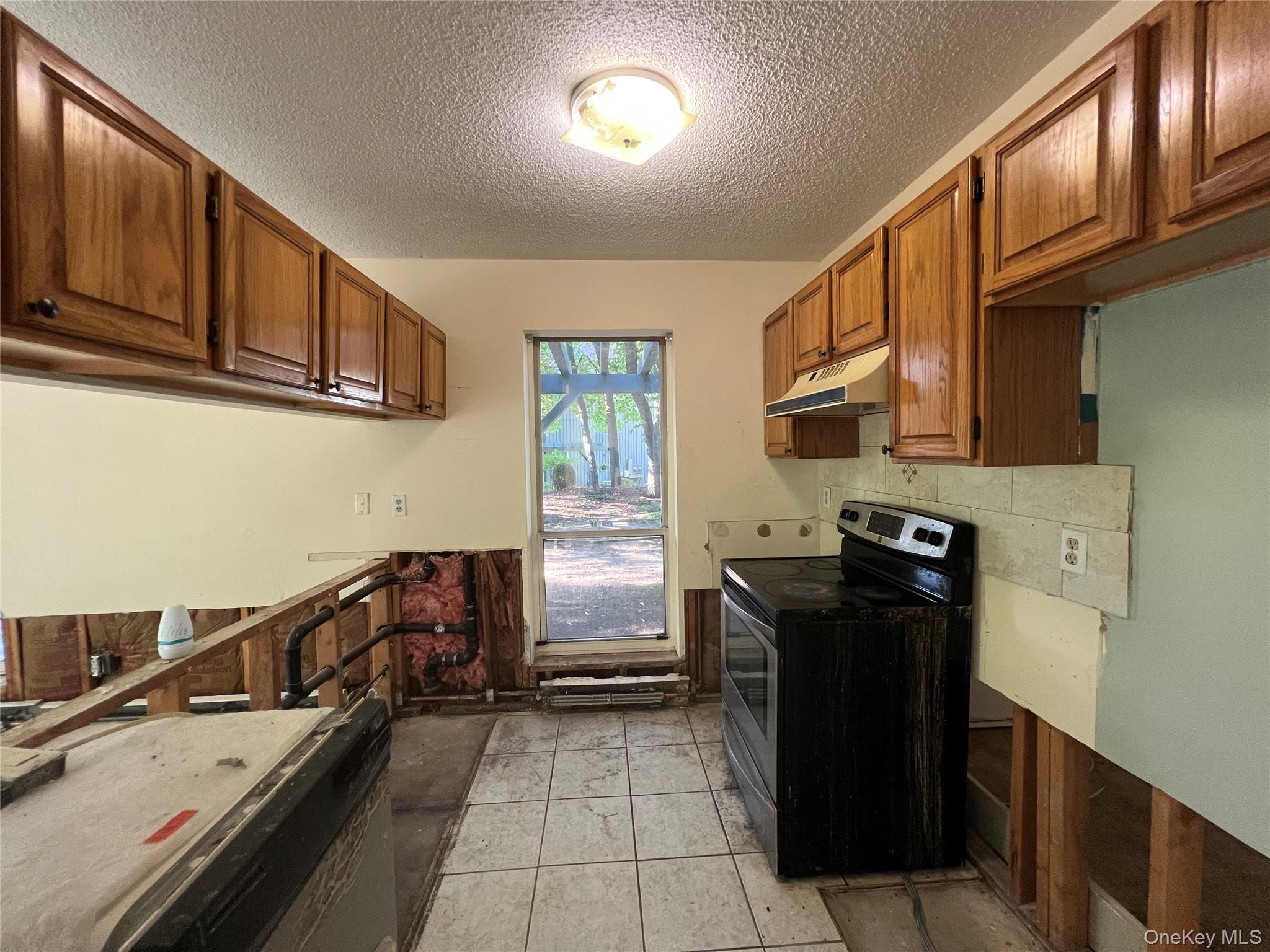 #3 photo, 31 Bleakley Drive, Peekskill , NY 10566