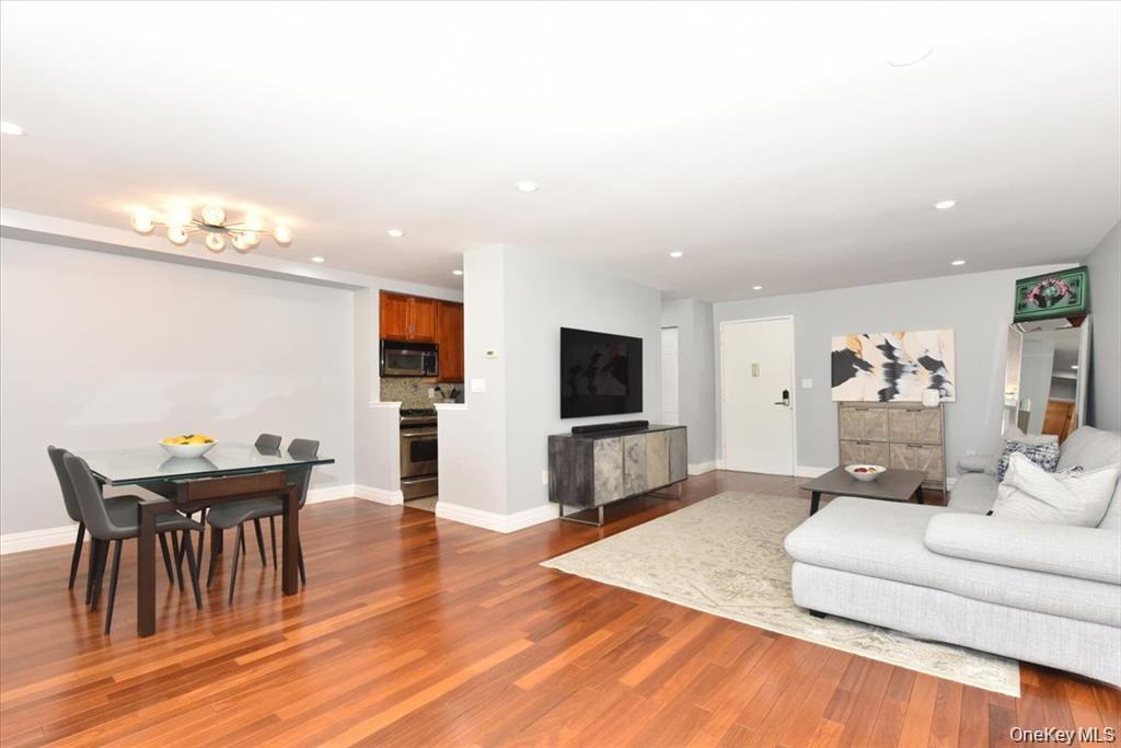 #2 photo, 320 East Shore Road, ナッソー郡 Great Neck , NY 11023