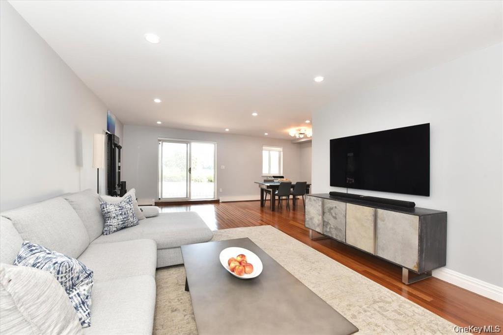 #3 photo, 320 East Shore Road, ナッソー郡 Great Neck , NY 11023