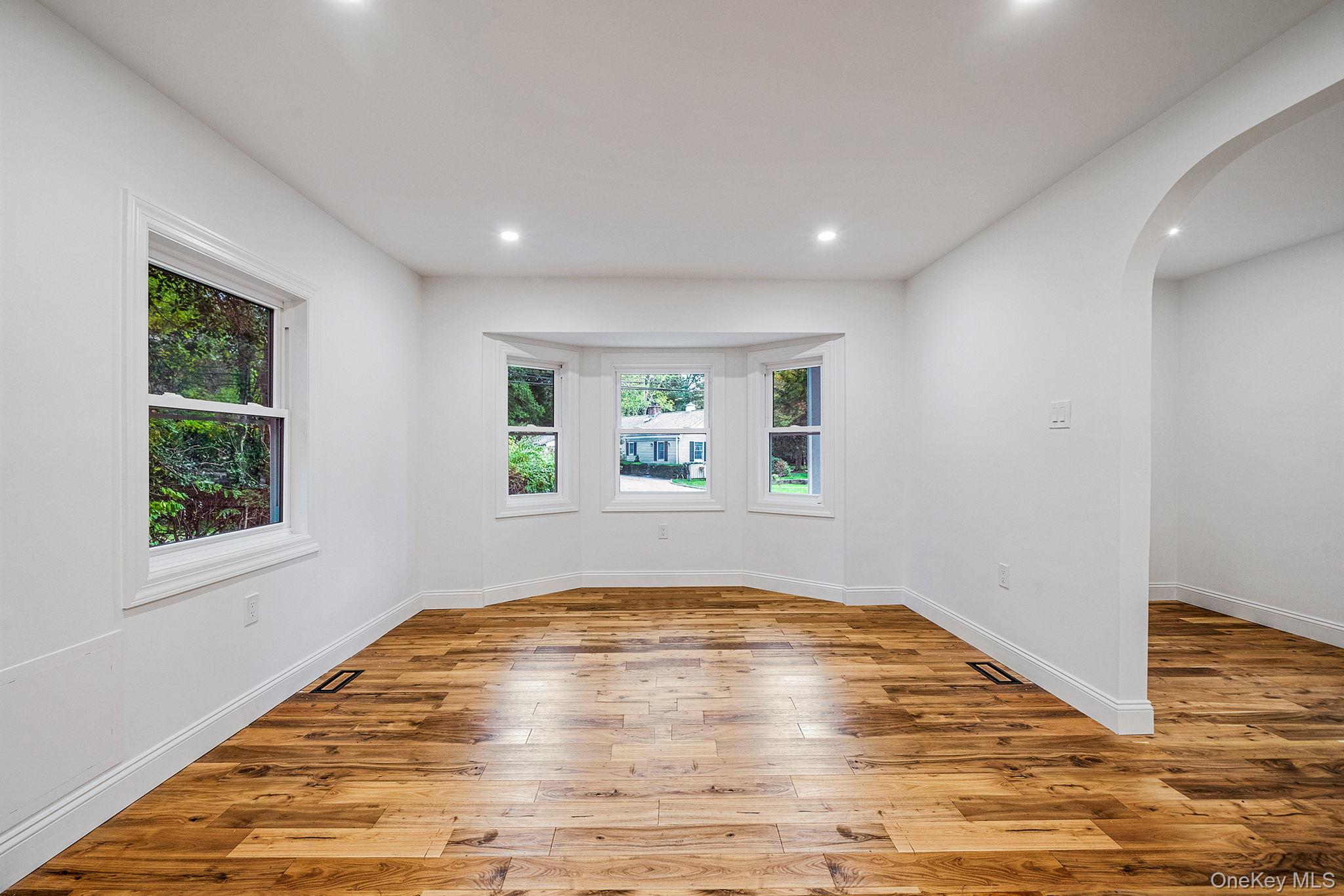 #18 photo, 6 Connetquot Drive, サフォーク郡 Oakdale , NY 11769