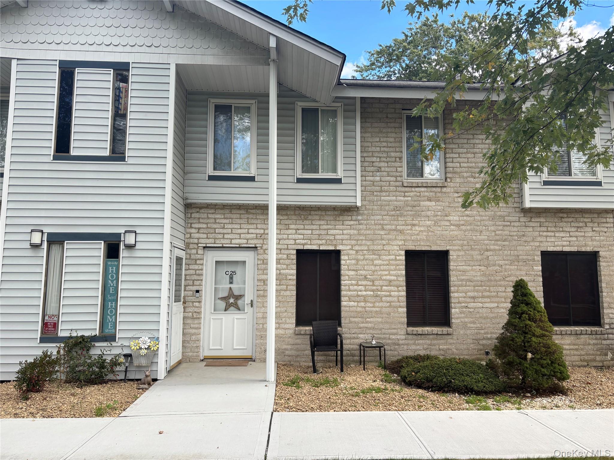 #1 photo, 25 Cheyenne Court, サフォーク郡 Coram , NY 11727