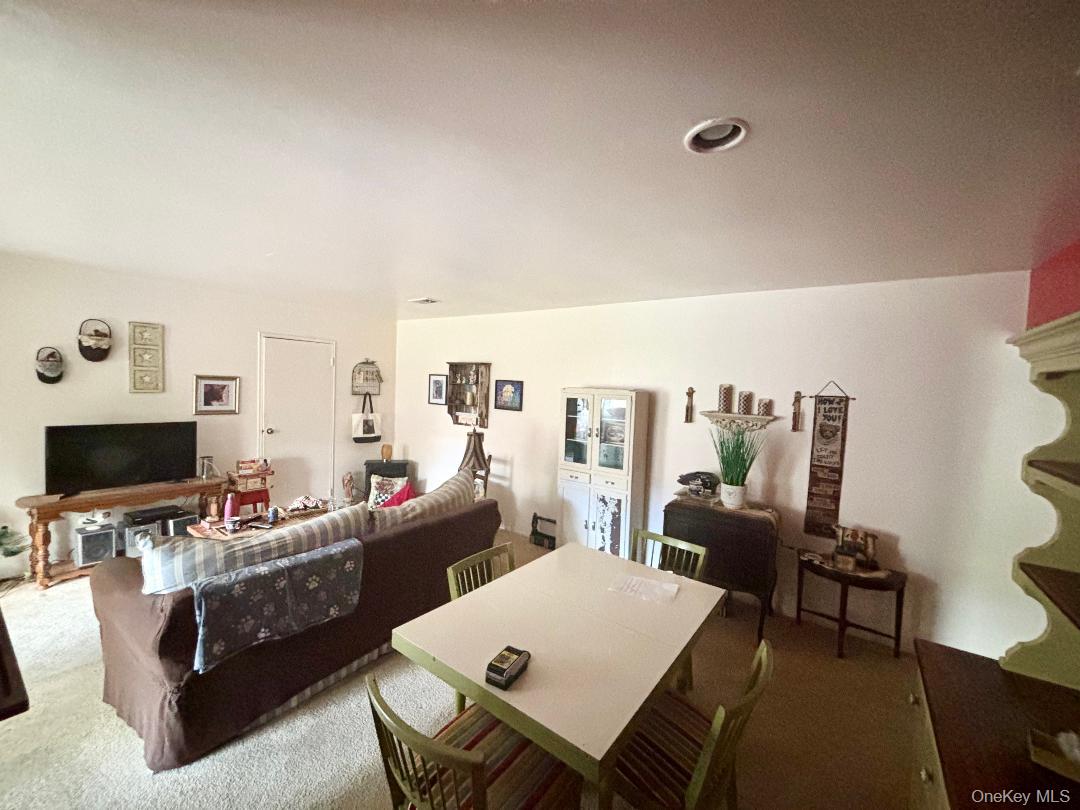 #3 photo, 25 Cheyenne Court, サフォーク郡 Coram , NY 11727