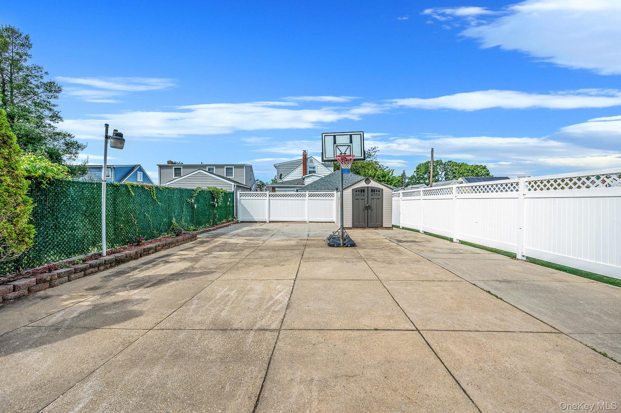 #13 photo, 134 Martens Avenue, ナッソー郡 Valley Stream , NY 11580