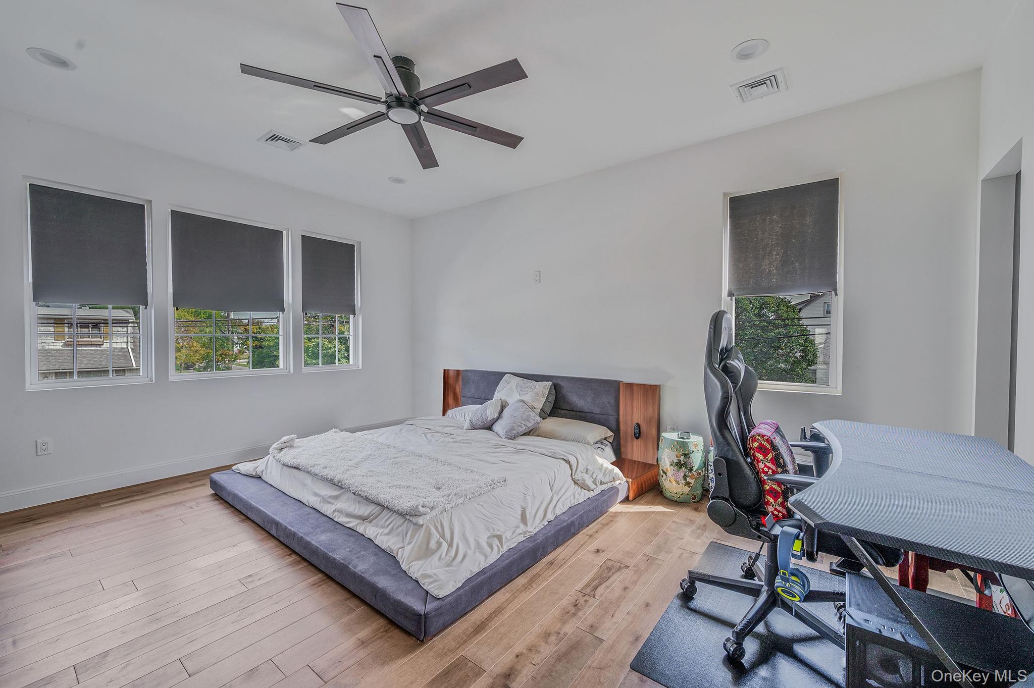 #17 photo, 134 Martens Avenue, ナッソー郡 Valley Stream , NY 11580