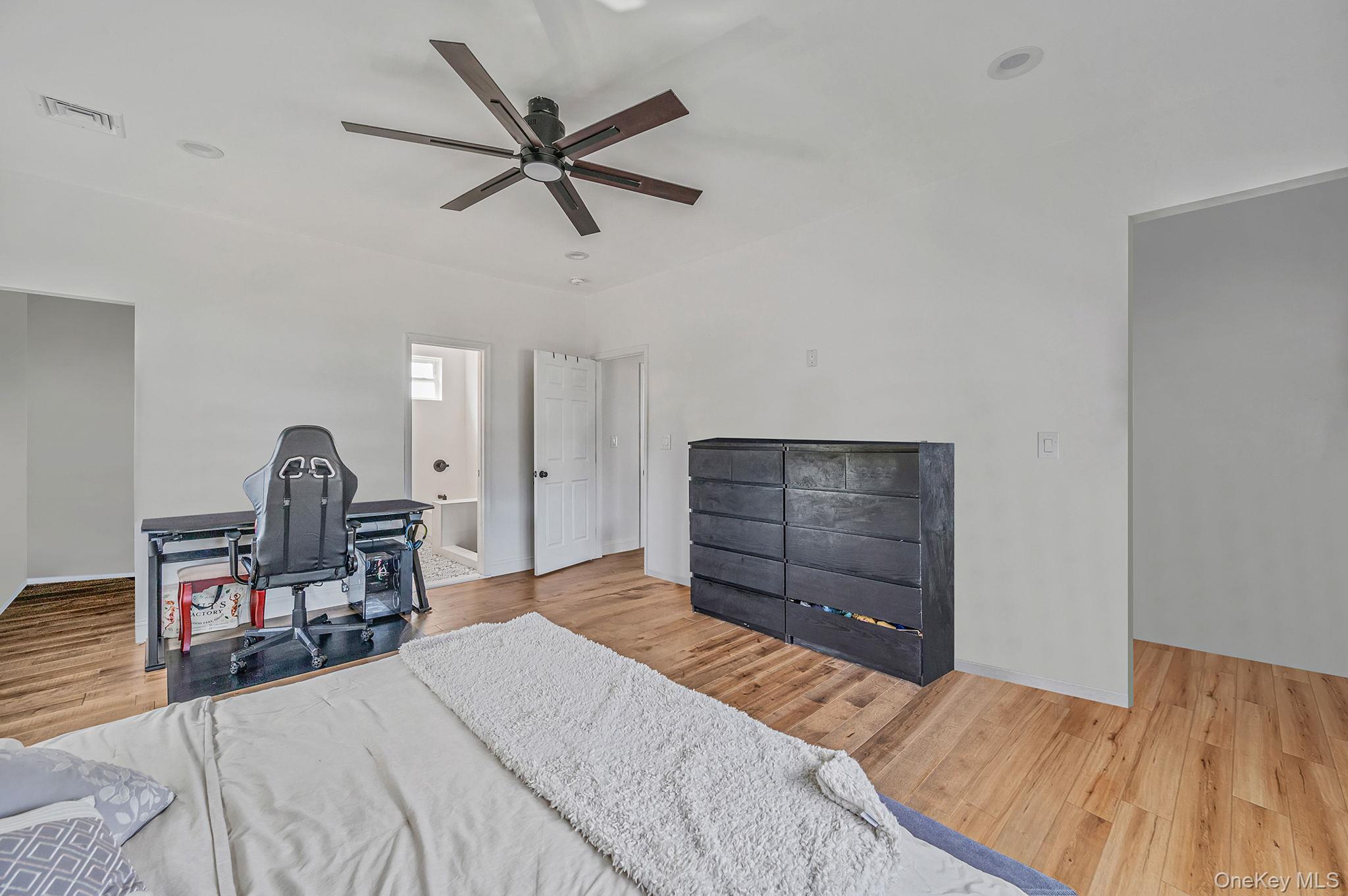 #18 photo, 134 Martens Avenue, ナッソー郡 Valley Stream , NY 11580