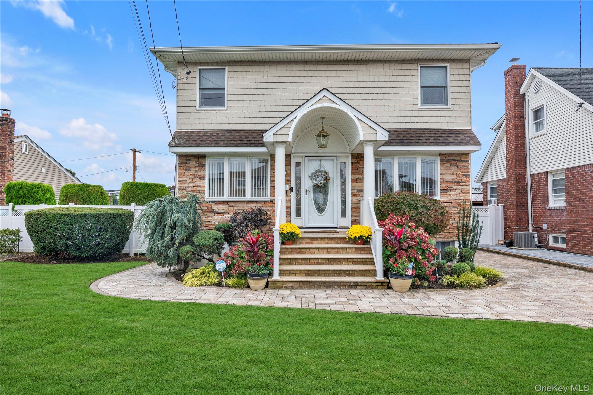 #1 photo, 865 Third Avenue, नासाउ काउंटी Franklin Square , NY 11010