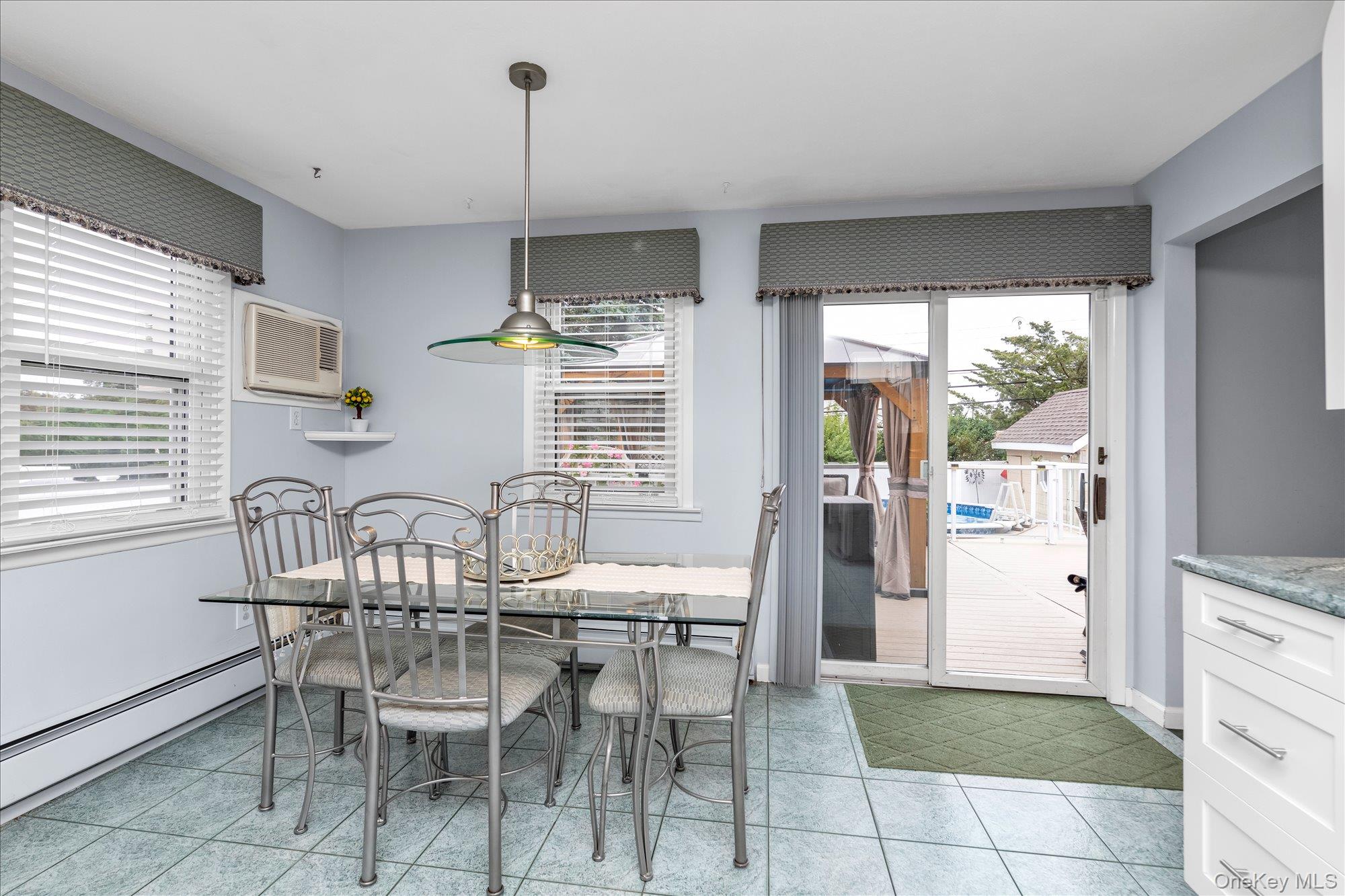 #11 photo, 865 Third Avenue, नासाउ काउंटी Franklin Square , NY 11010