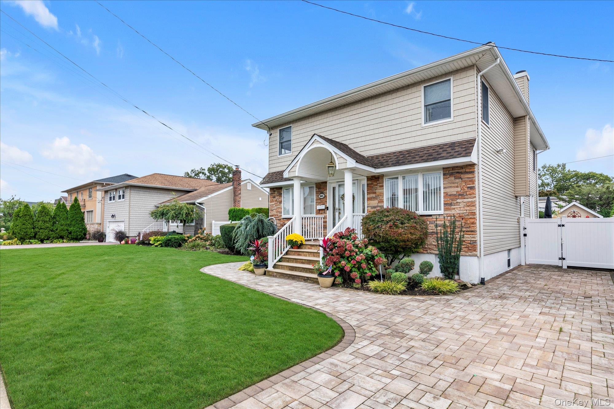 #2 photo, 865 Third Avenue, नासाउ काउंटी Franklin Square , NY 11010