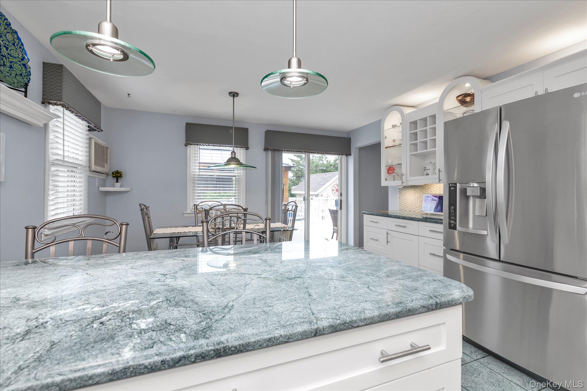 #9 photo, 865 Third Avenue, नासाउ काउंटी Franklin Square , NY 11010