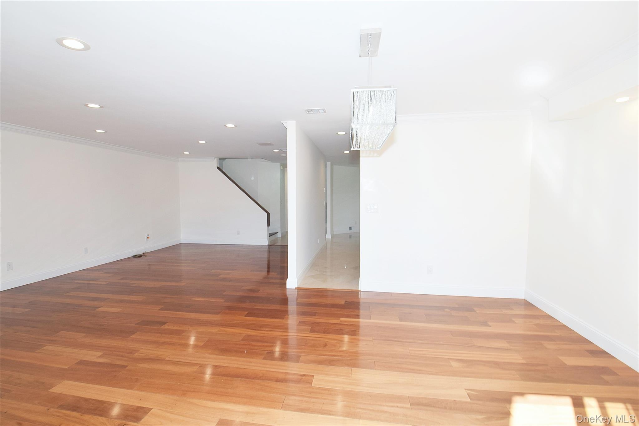 #11 photo, 3 Lakebridge Drive, サフォーク郡 Kings Park , NY 11754