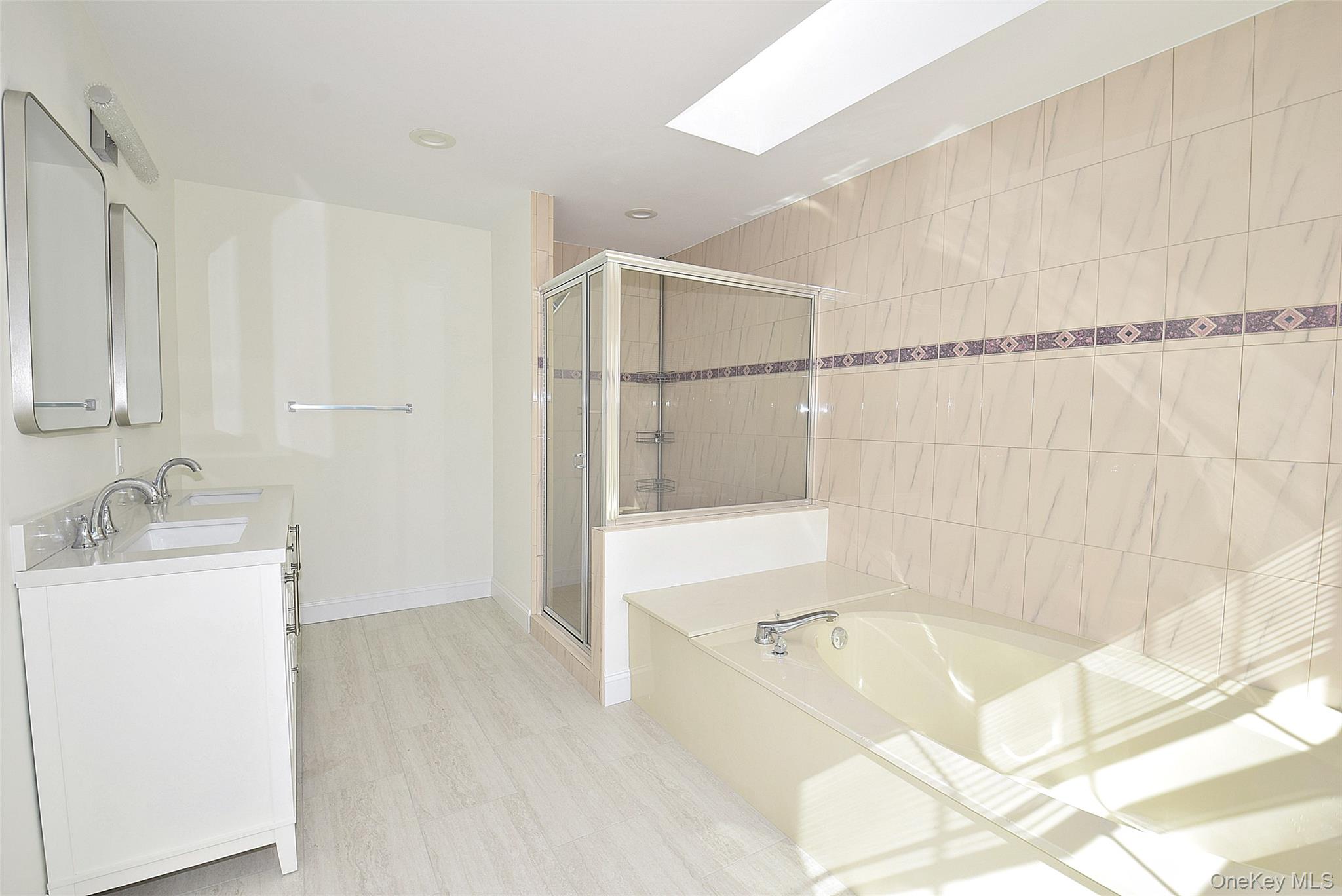 #15 photo, 3 Lakebridge Drive, サフォーク郡 Kings Park , NY 11754