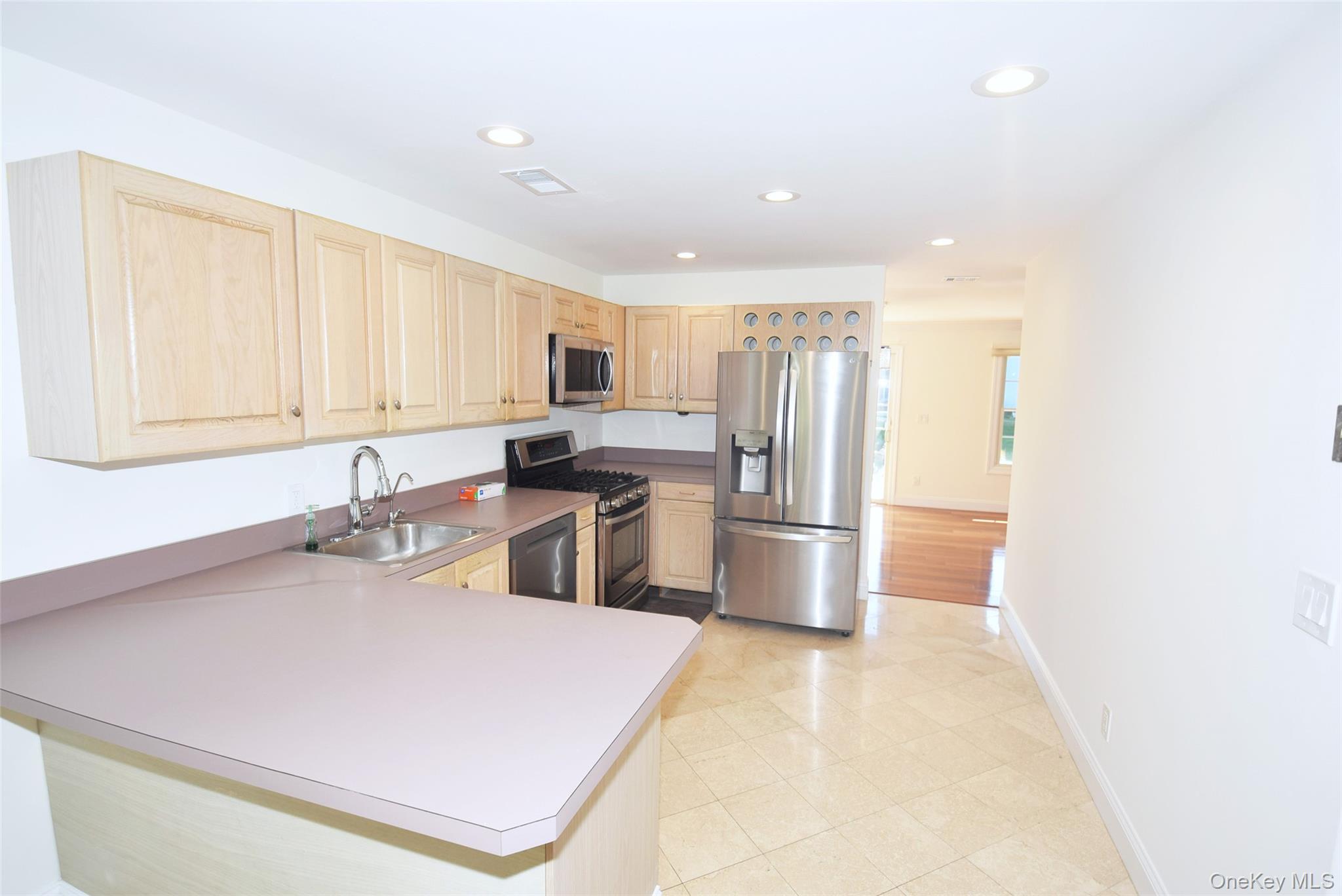 #5 photo, 3 Lakebridge Drive, サフォーク郡 Kings Park , NY 11754