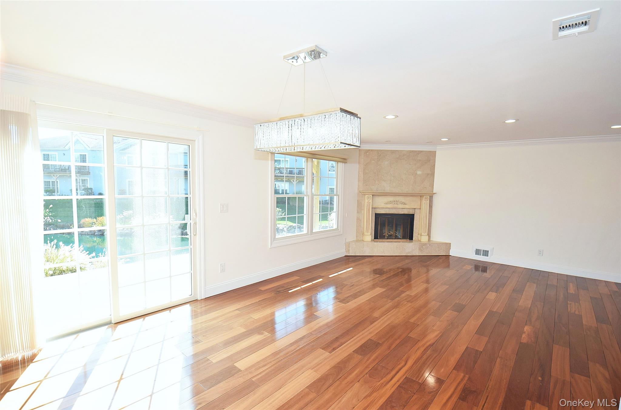 #6 photo, 3 Lakebridge Drive, サフォーク郡 Kings Park , NY 11754