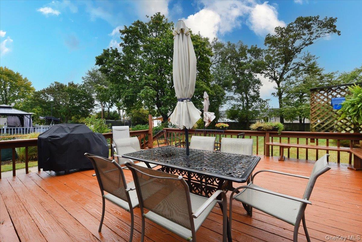 #10 photo, 33 Ford Drive, ナッソー郡 Massapequa , NY 11758