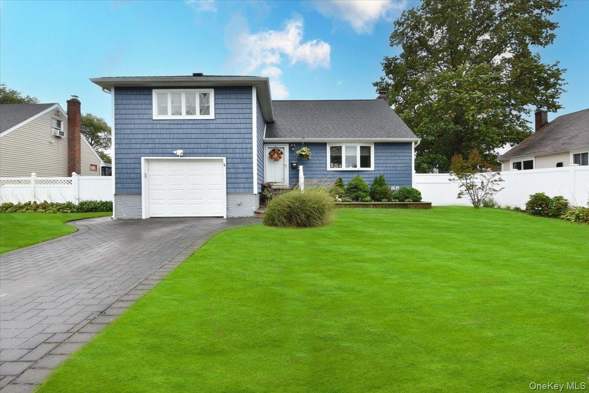 #2 photo, 33 Ford Drive, ナッソー郡 Massapequa , NY 11758