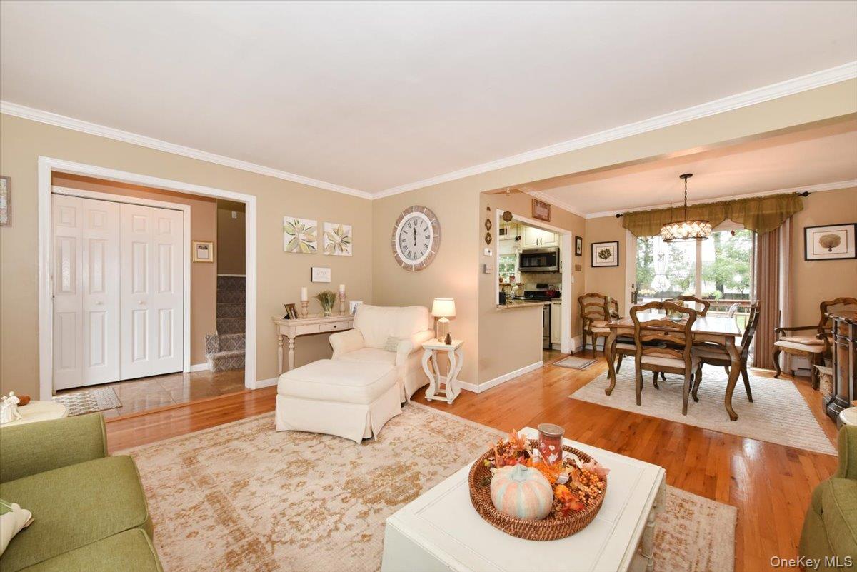 #8 photo, 33 Ford Drive, ナッソー郡 Massapequa , NY 11758