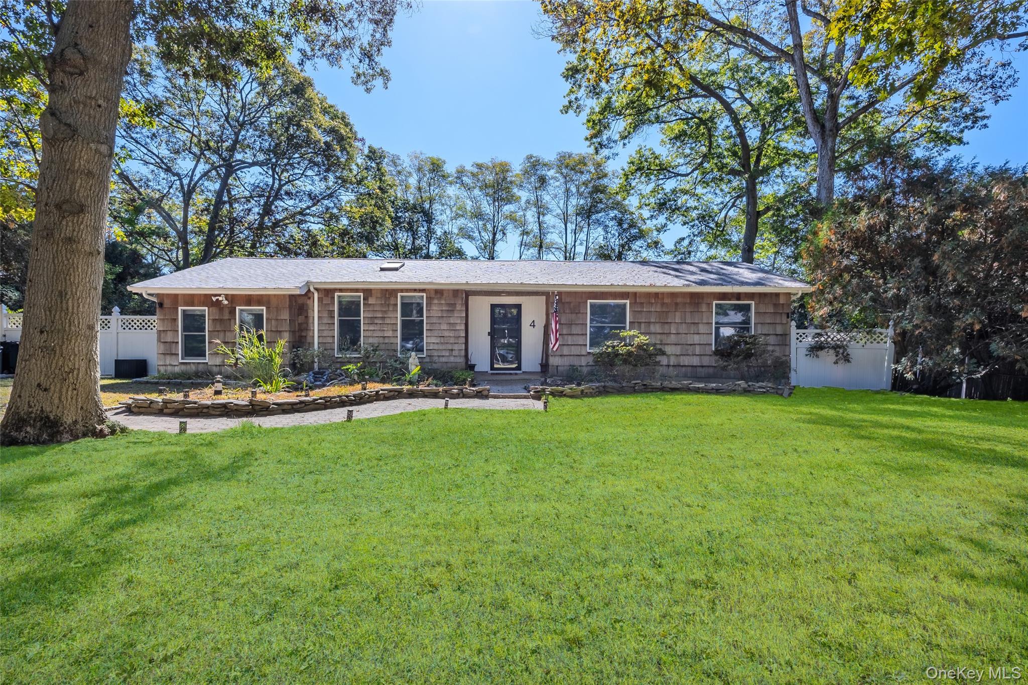 #1 photo, 4 Model Court, サフォーク郡 Rocky Point , NY 11778