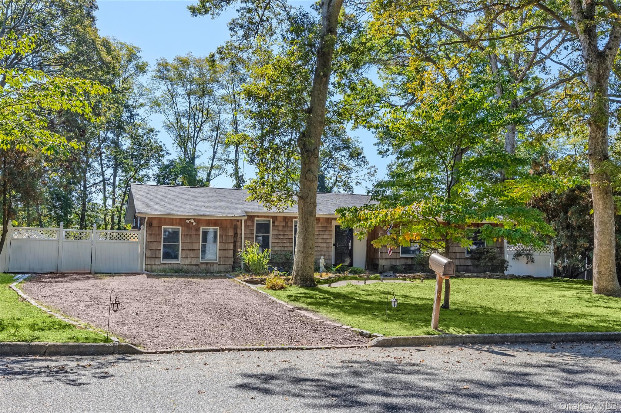 #2 photo, 4 Model Court, サフォーク郡 Rocky Point , NY 11778