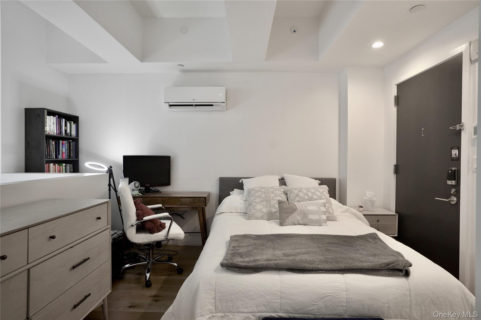 #10 photo, 2416 Queens Plaza, クイーンズ区 Long Island City , NY 11101