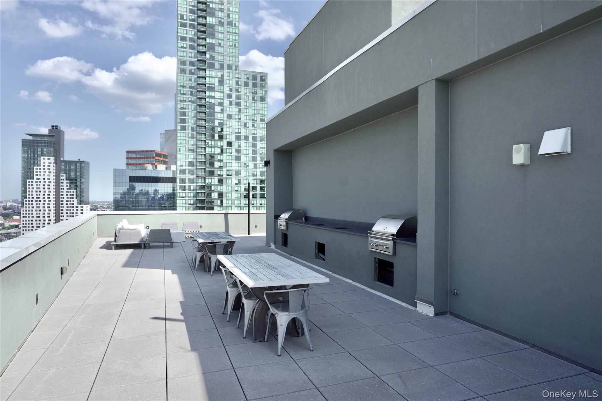 #15 photo, 2416 Queens Plaza, クイーンズ区 Long Island City , NY 11101