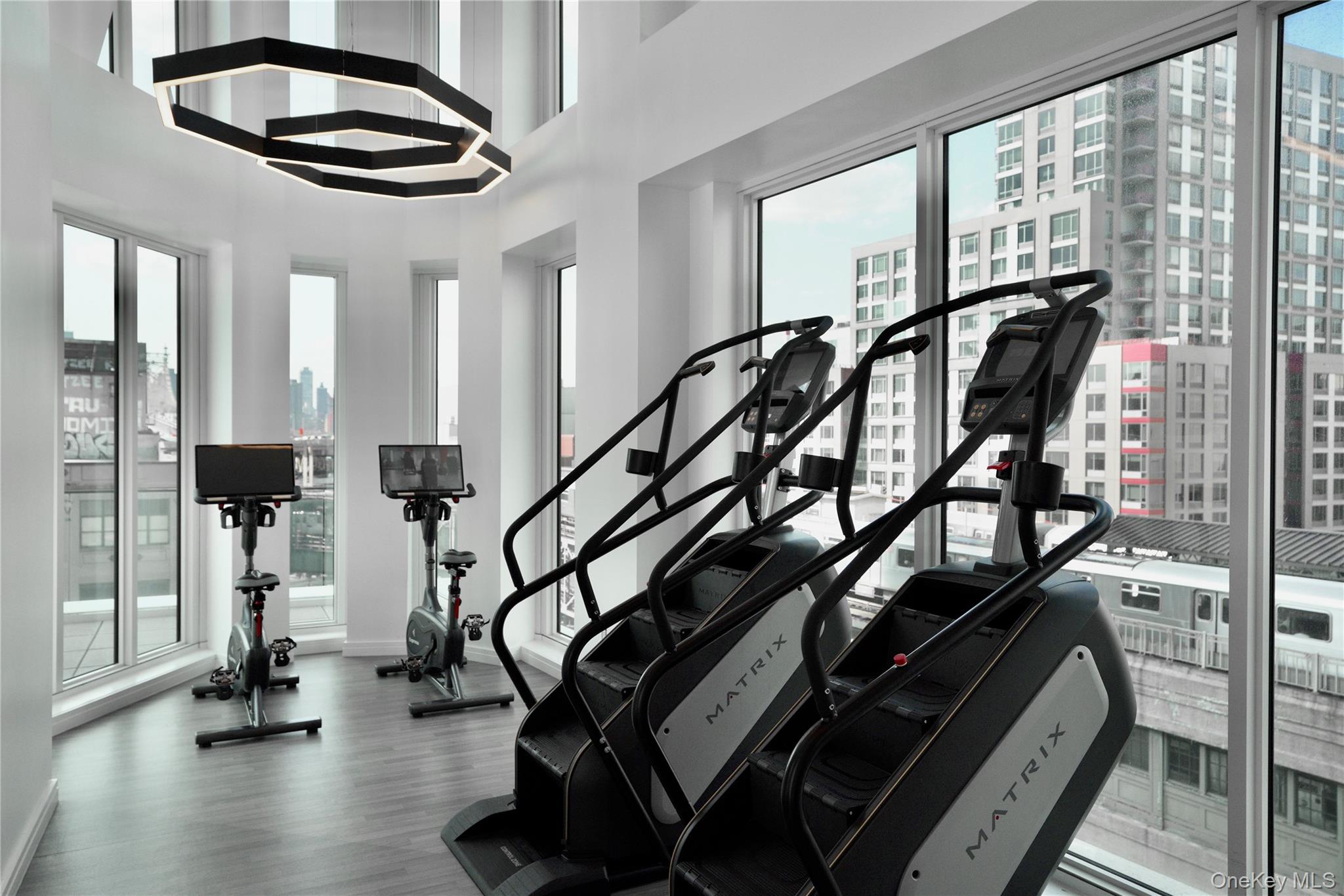 #16 photo, 2416 Queens Plaza, クイーンズ区 Long Island City , NY 11101