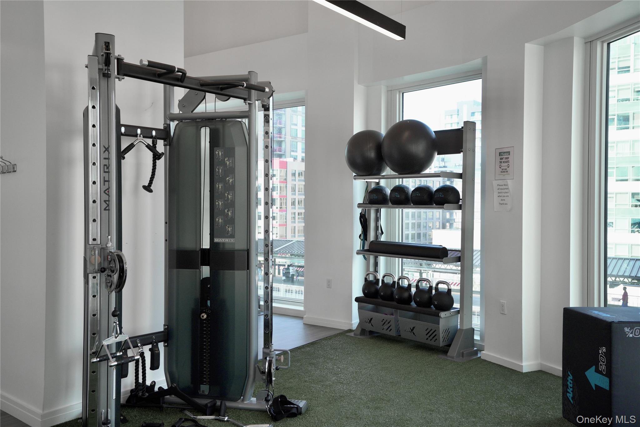 #17 photo, 2416 Queens Plaza, クイーンズ区 Long Island City , NY 11101