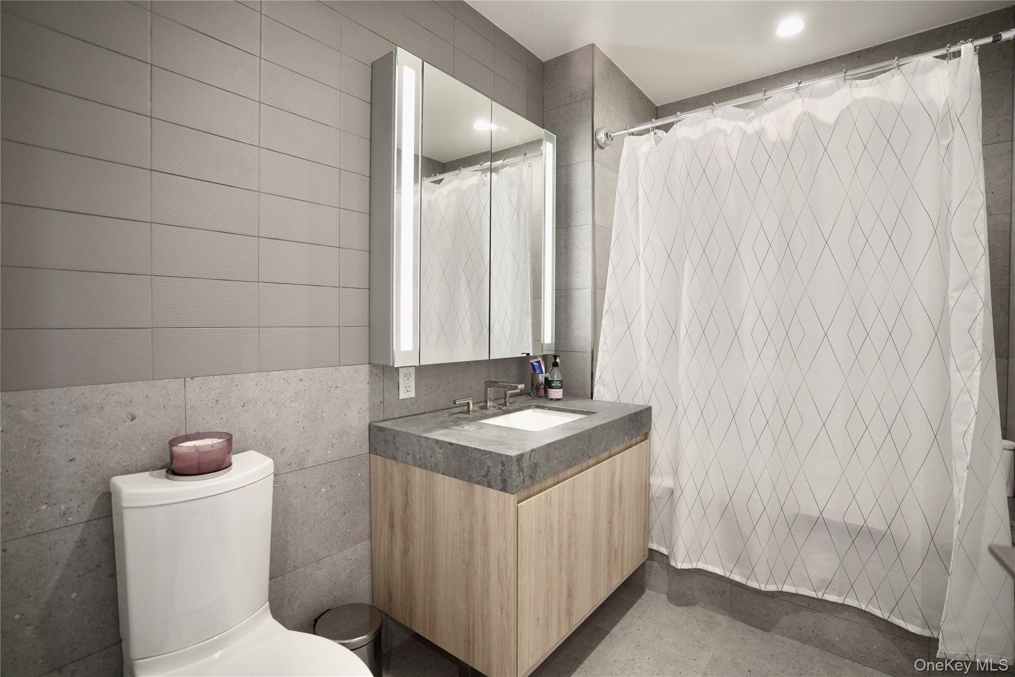 #5 photo, 2416 Queens Plaza, クイーンズ区 Long Island City , NY 11101