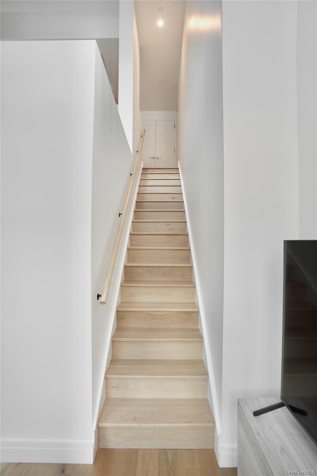 #8 photo, 2416 Queens Plaza, クイーンズ区 Long Island City , NY 11101