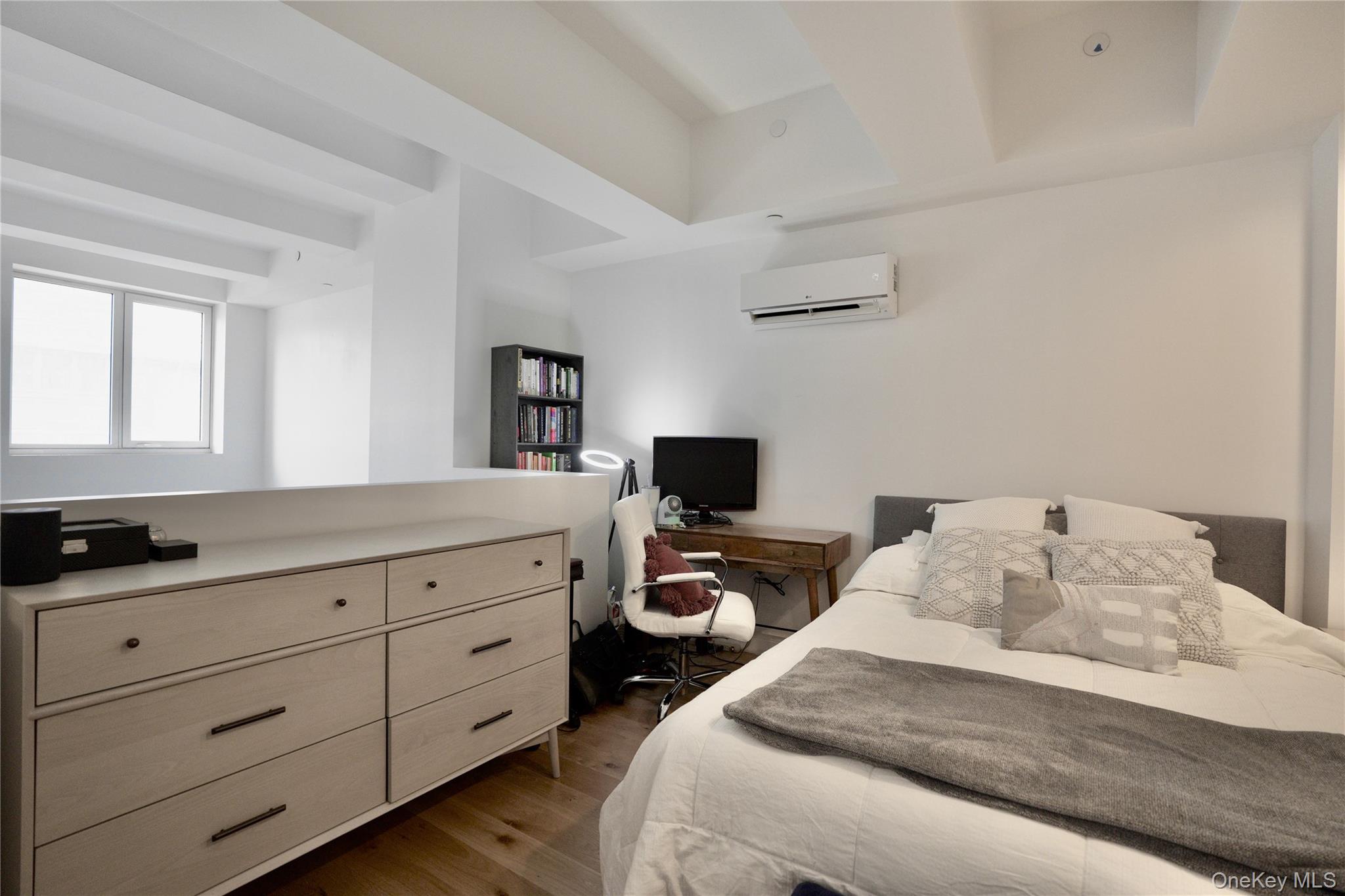 #9 photo, 2416 Queens Plaza, クイーンズ区 Long Island City , NY 11101