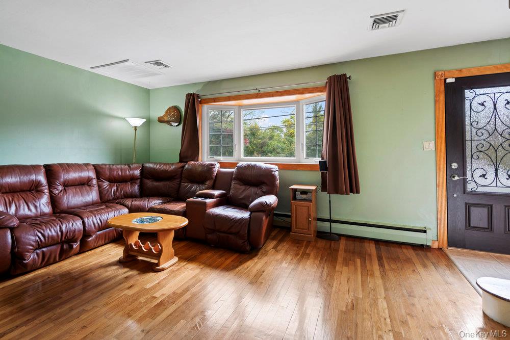 #4 photo, 151 Islip Boulevard, サフォーク郡 Islip Terrace , NY 11752