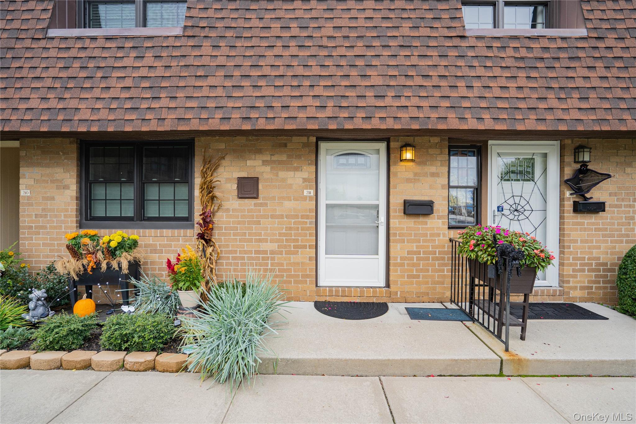 #2 photo, 211 Mariners Way, サフォーク郡 Copiague , NY 11726