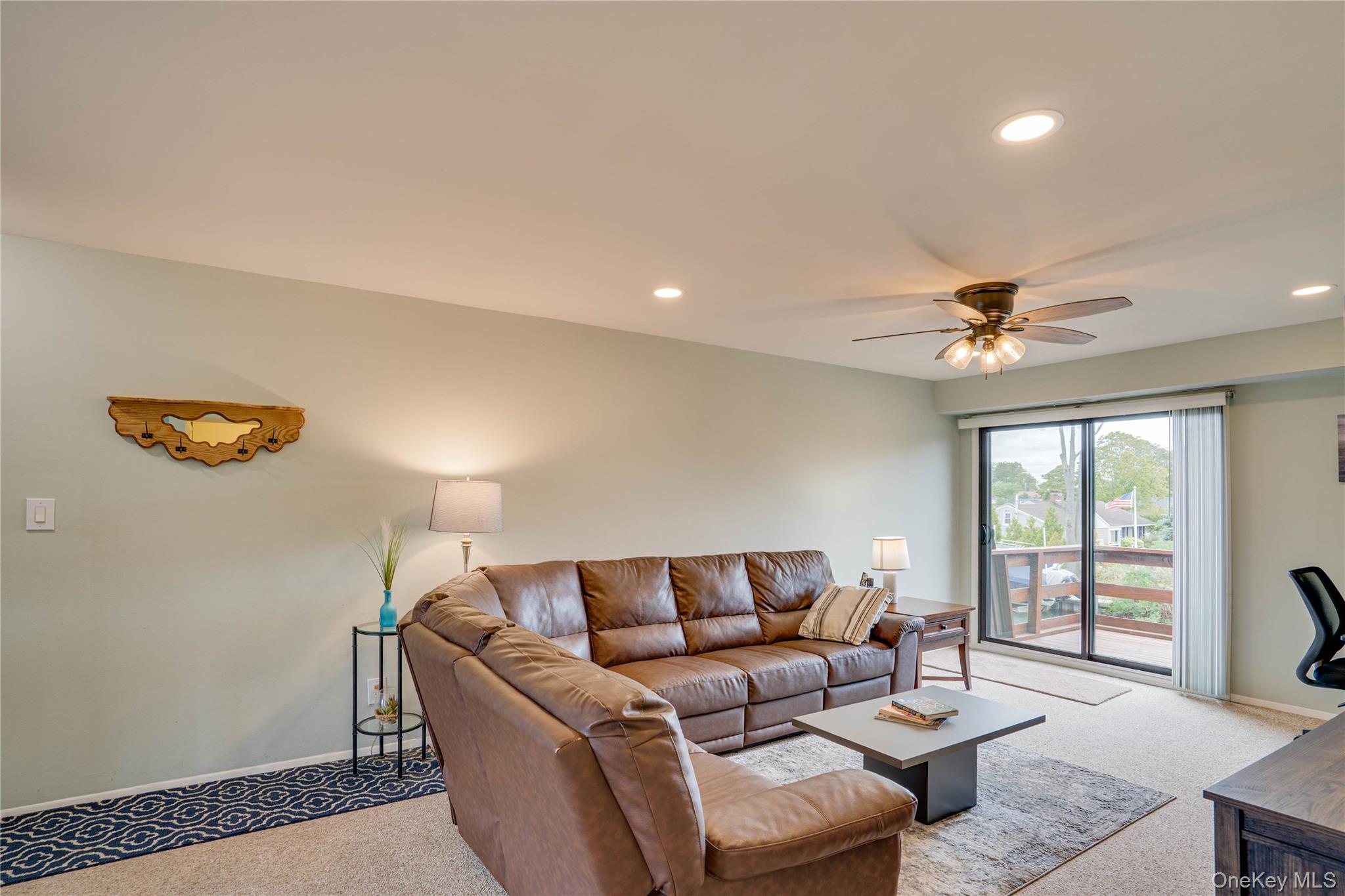 #9 photo, 211 Mariners Way, サフォーク郡 Copiague , NY 11726