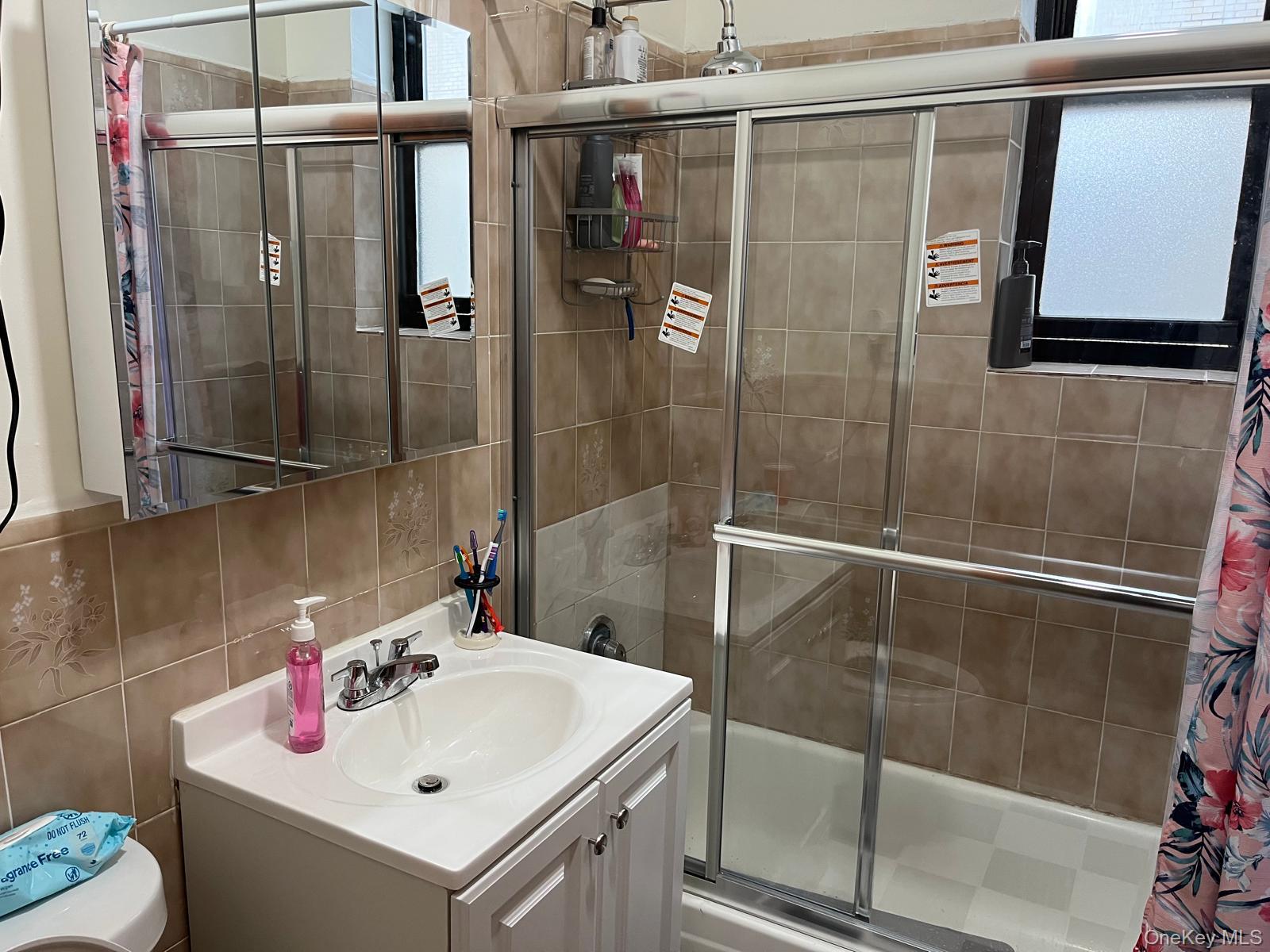 #5 photo, 4036 100th Street, Corona , NY 11368