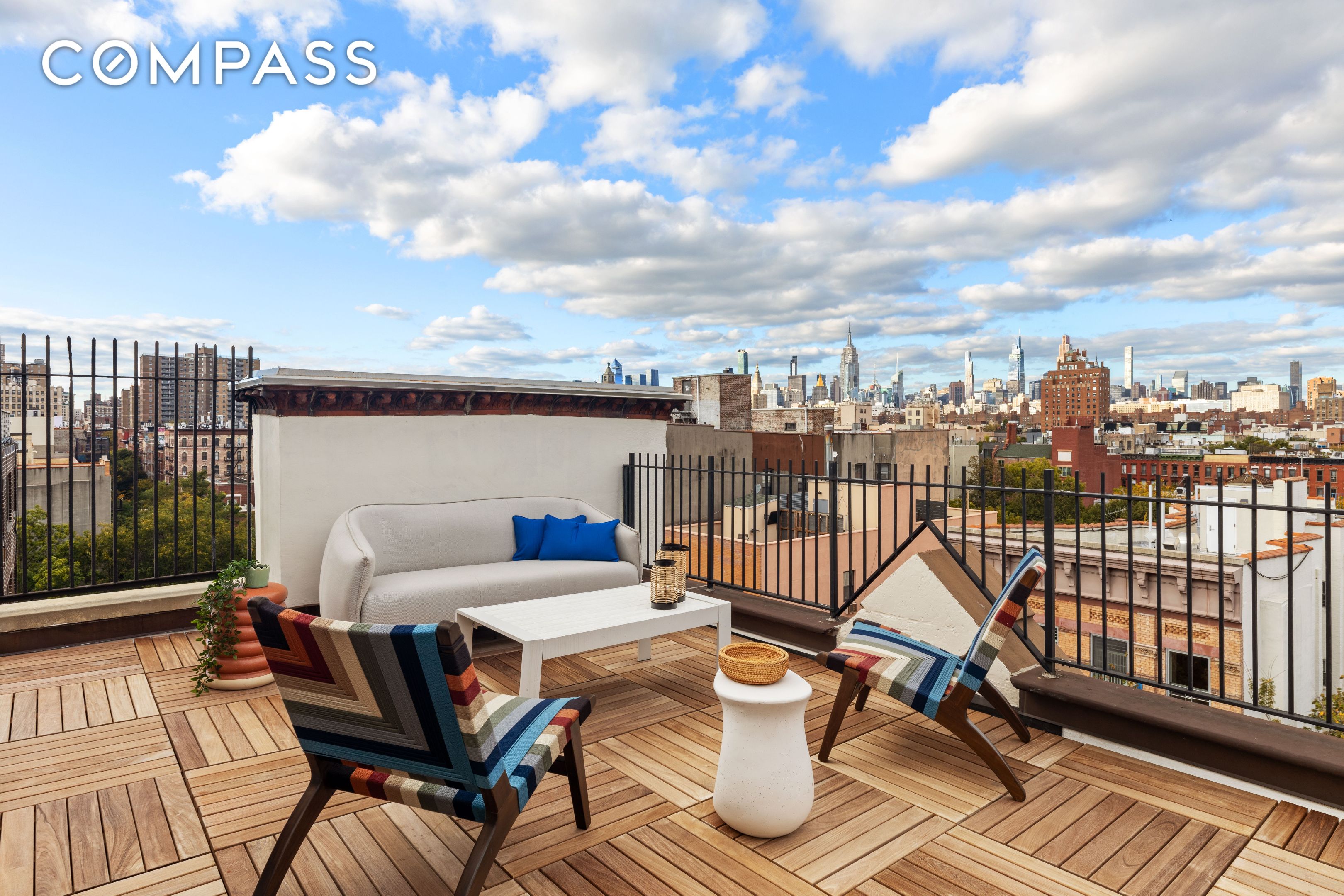 #11 photo, 300 E 4th Street, マンハッタン East Village , NY 10009