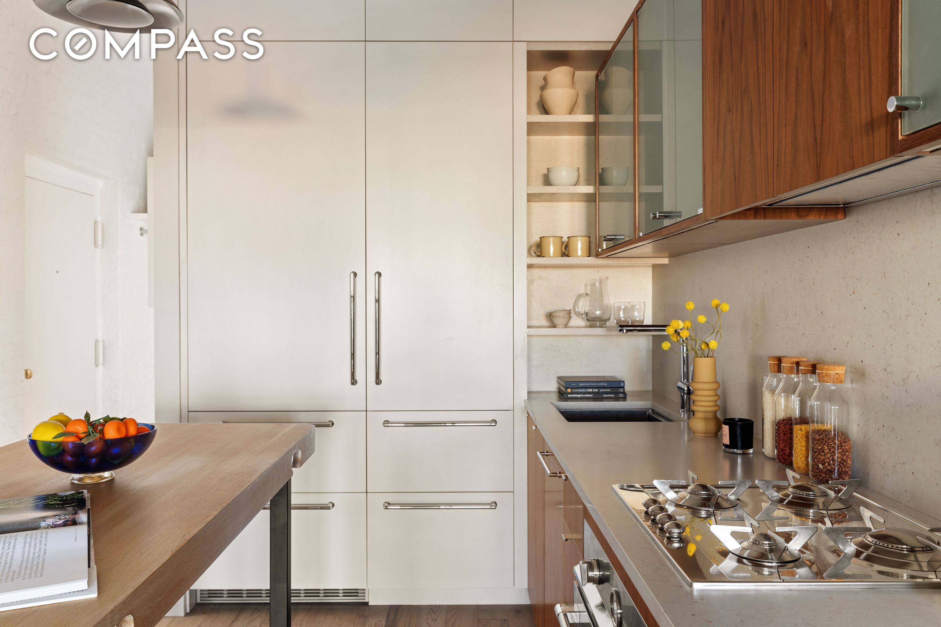 #6 photo, 300 E 4th Street, マンハッタン East Village , NY 10009