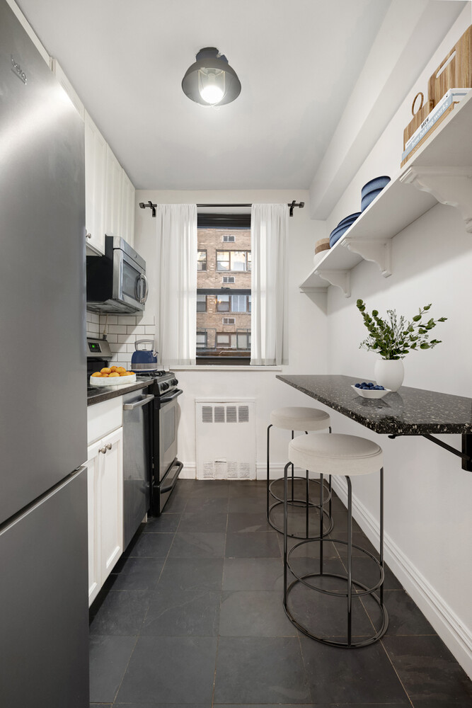 #7 photo, 305 E 72ND Street, マンハッタン Lenox Hill , NY 10021