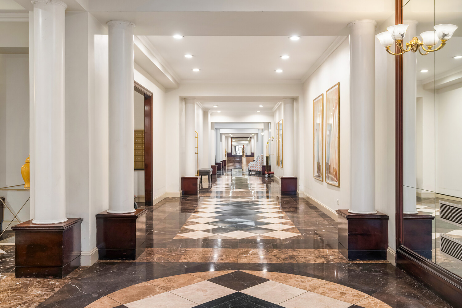 #9 photo, 305 E 72ND Street, マンハッタン Lenox Hill , NY 10021