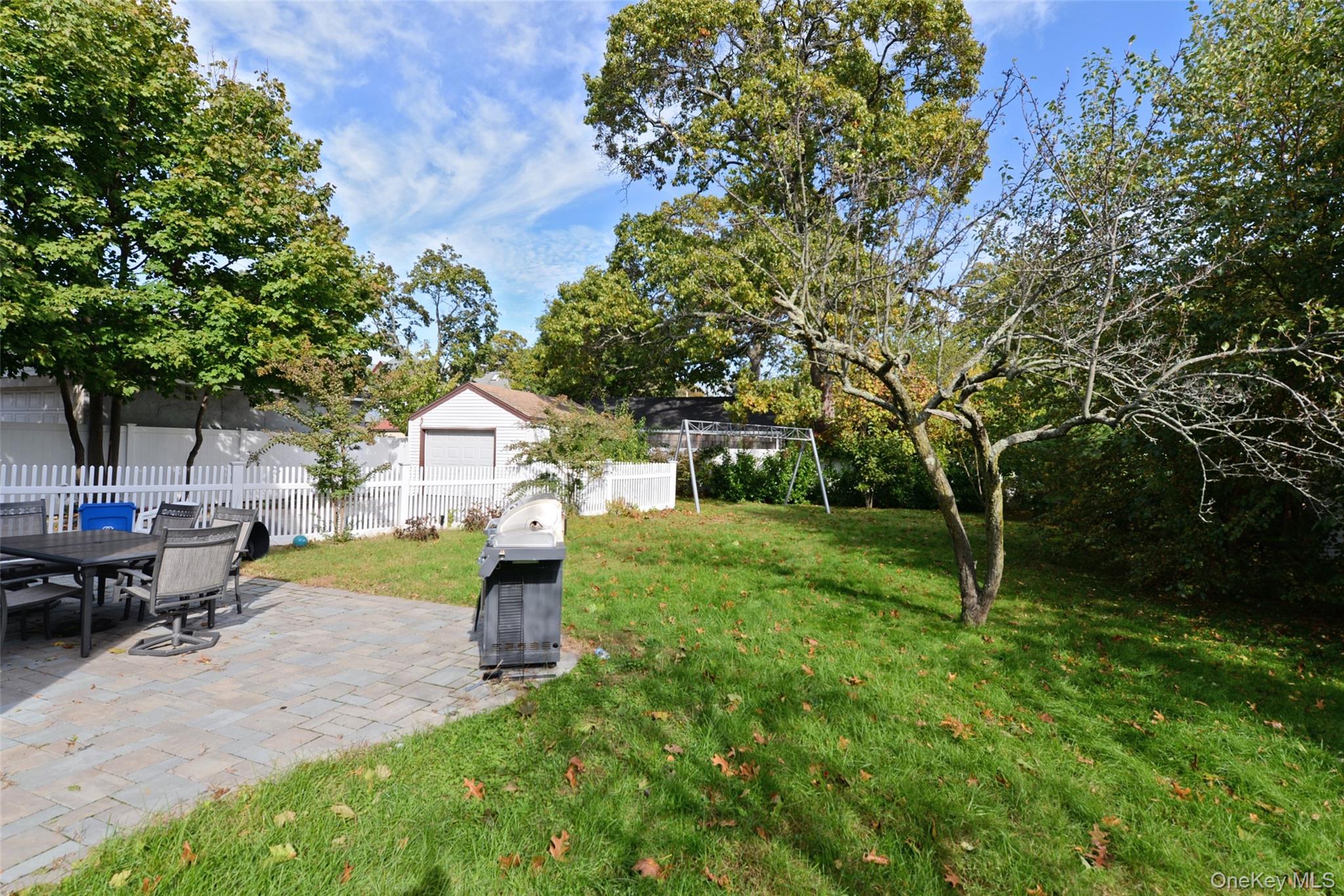#12 photo, 189 Forest Avenue, Lynbrook , NY 11563
