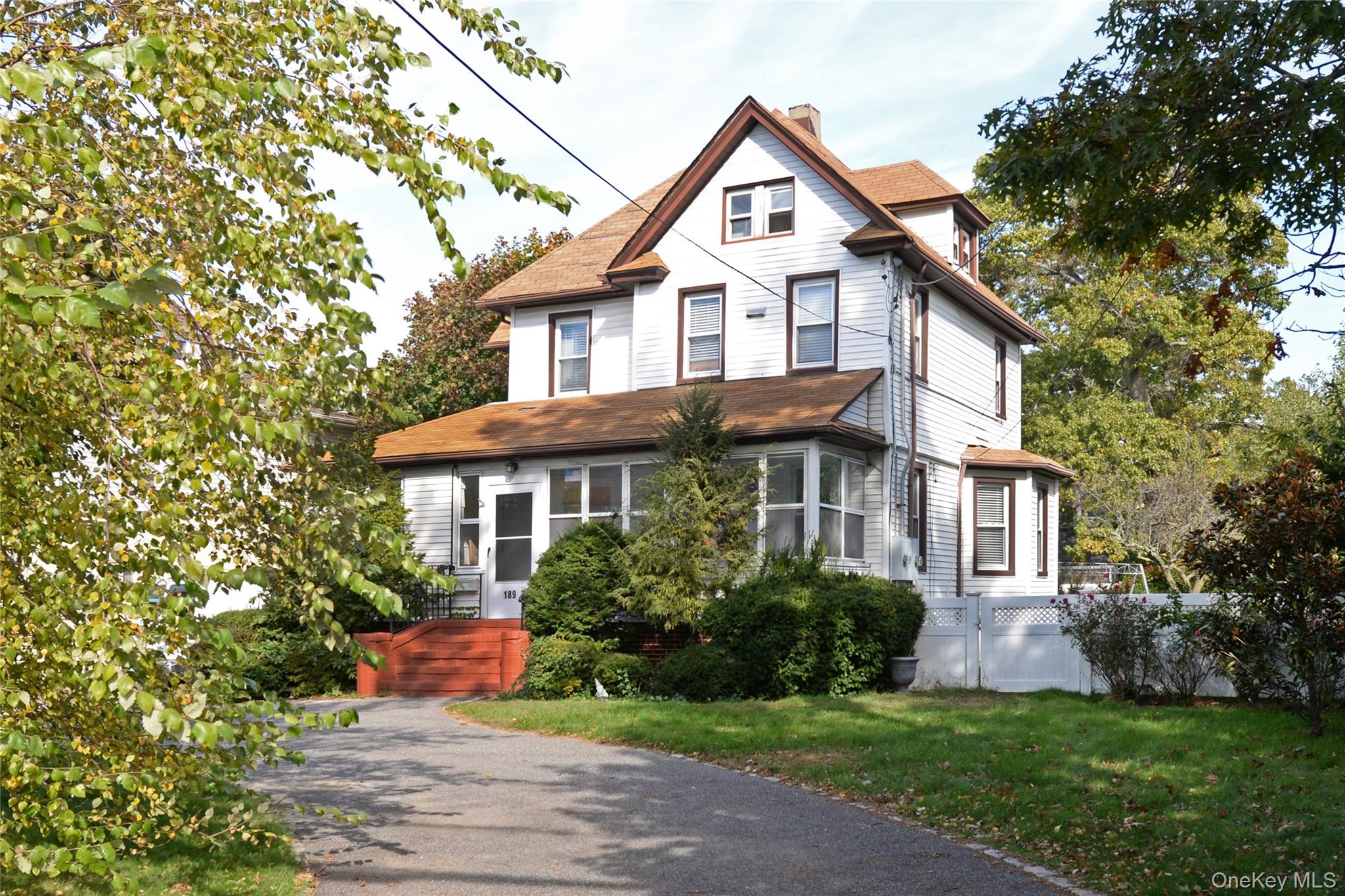 #3 photo, 189 Forest Avenue, Lynbrook , NY 11563