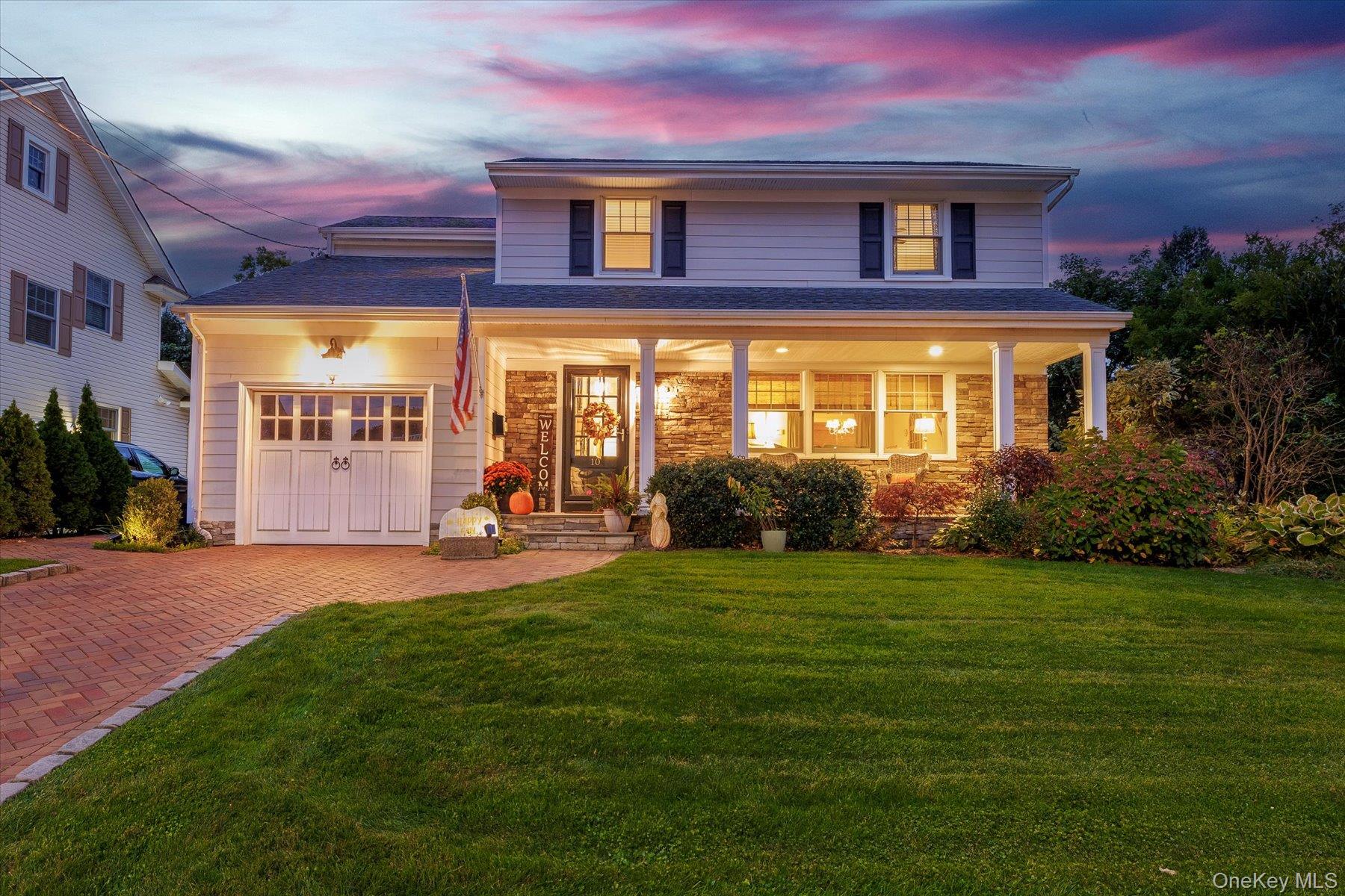 #1 photo, 10 Princeton Street, नासाउ काउंटी Rockville Centre , NY 11570