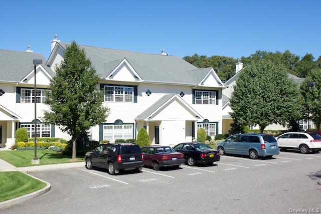 #2 photo, 310 Center Court, サフォーク郡 Medford , NY 11763