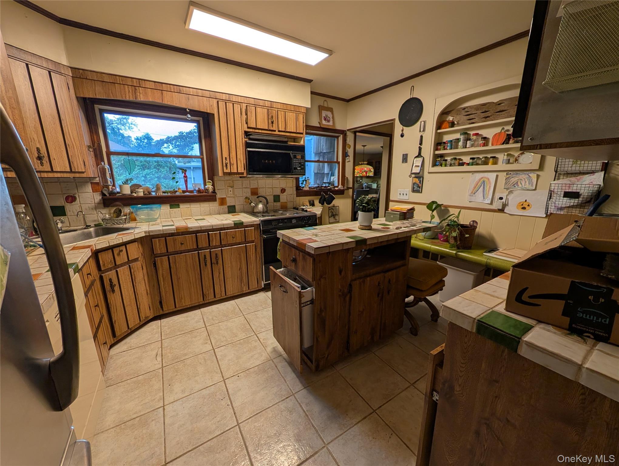 #10 photo, 57 Hiawatha Drive, Brightwaters , NY 11718