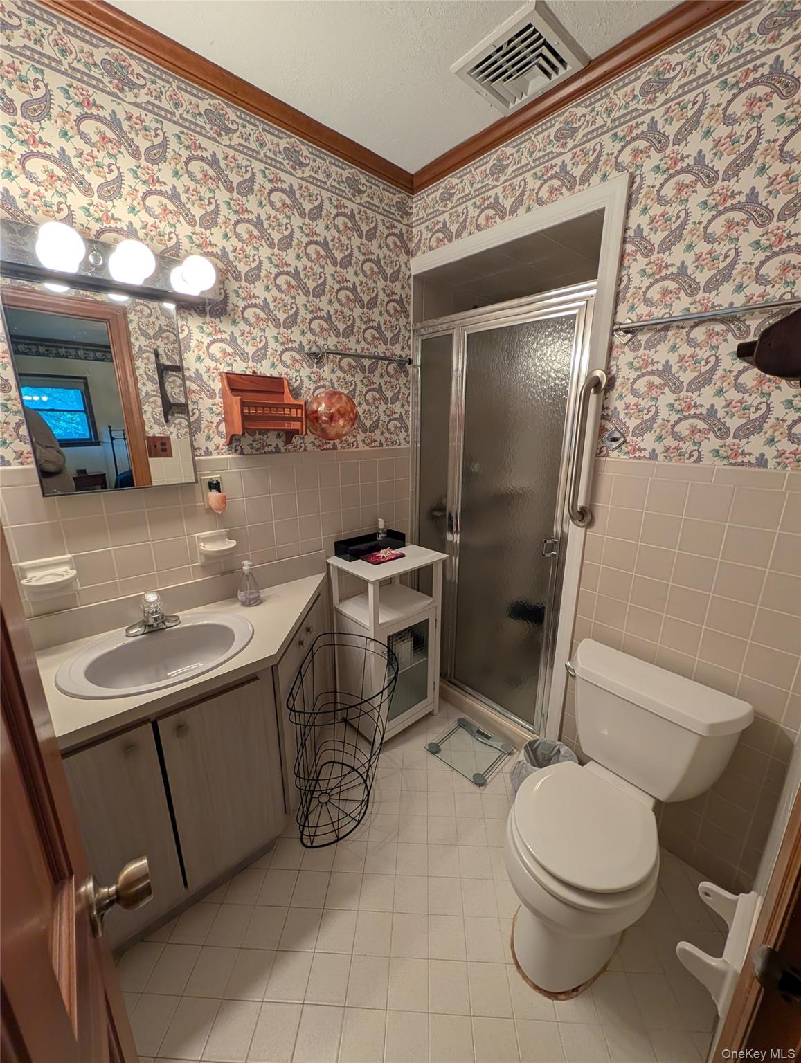 #15 photo, 57 Hiawatha Drive, Brightwaters , NY 11718